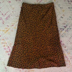 MIDI cheetah print silky skirt